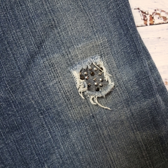 Silver Jeans Aiko Mid Boot Cut Distressed with embroidery and studs. - Picture 5 of 16